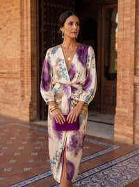 Women's Elegant V-Neck Dress with Flattering Silhouette