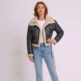 Women's Stylish Cropped Jacket with Long Sleeves and Modern Design