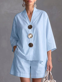 Women's V-Neck Two-Piece Shorts Set with 3/4 Sleeves and Pocket Detail